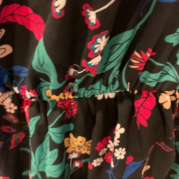 Sienna Sky black floral romper women’s large - Picture 10 of 12